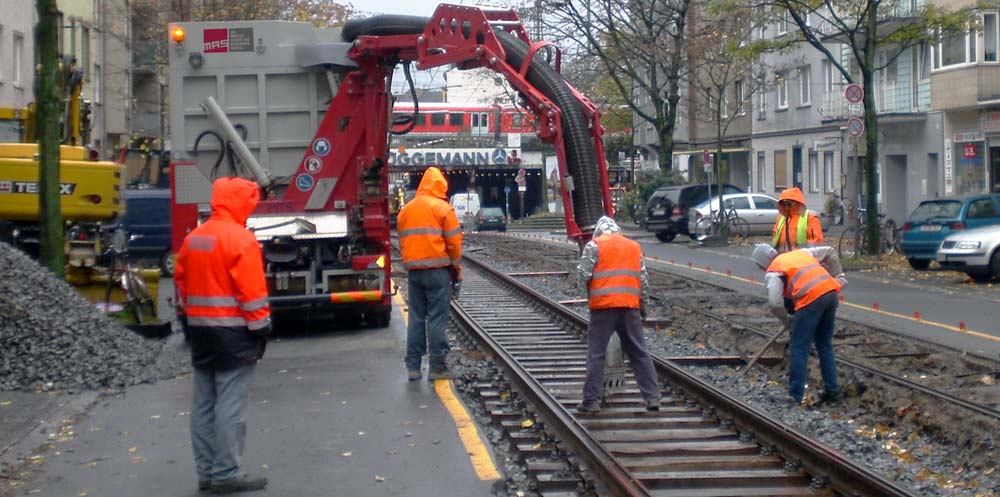 Gleisbett Schotter aussaugen